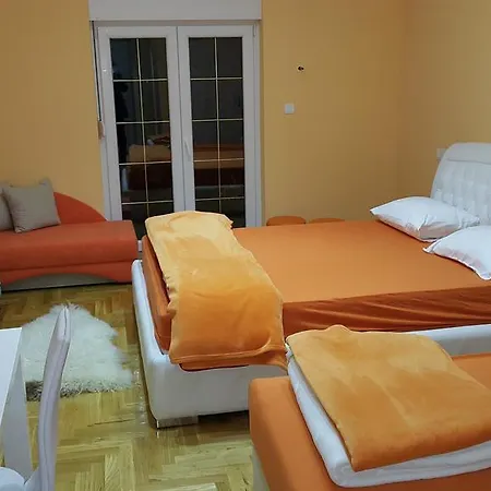 Akva Gold Aparthotel 3*